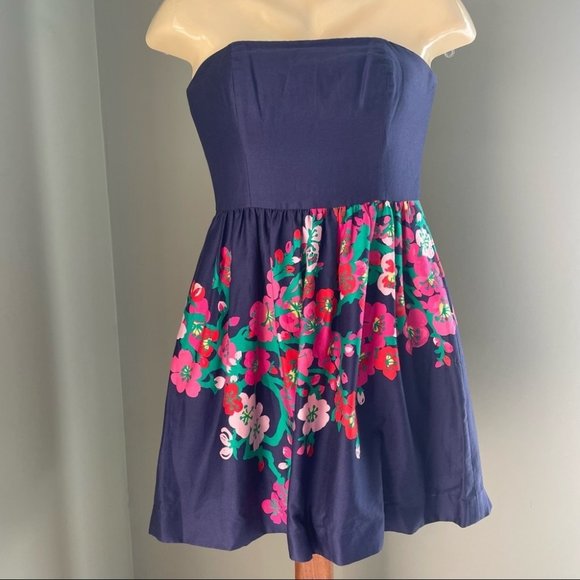 Lilly Pulitzer Dresses & Skirts - Lilly Pulitzer Blue Strapless Dress with flowers Sz 2 Lined